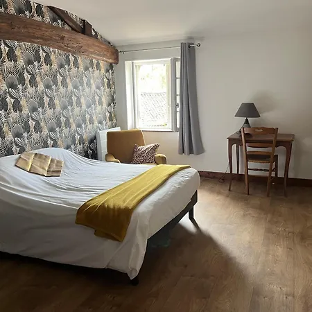 Holiday home Chez Pressoirs Mesnac